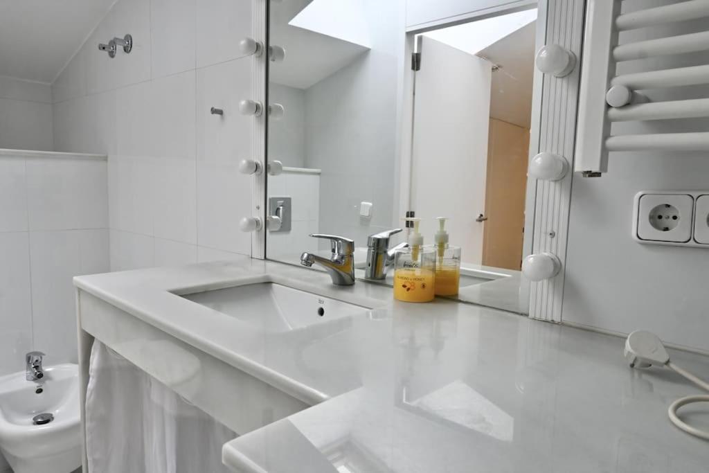 For You Rentals Apartamento Temporal Con Encanto A Pocos Metros Del Sol Myr13 마드리드 외부 사진