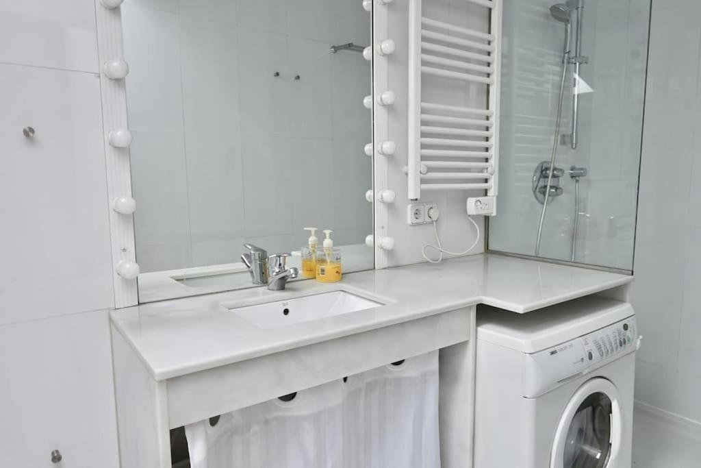 For You Rentals Apartamento Temporal Con Encanto A Pocos Metros Del Sol Myr13 마드리드 외부 사진
